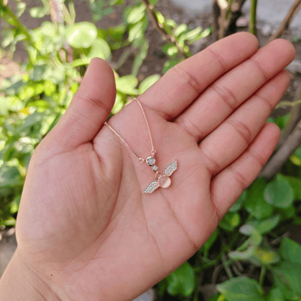 ANGLE WING CHAIN PENDANT