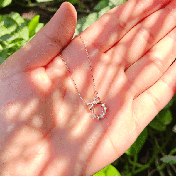 WREATH OF SPARKALI CHAIN PENDANT