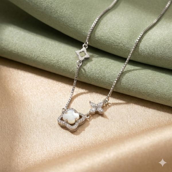 FLOWER CHAIN PENDANT
