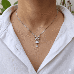 DANGLING TEARDROP CHAIN PENDANT